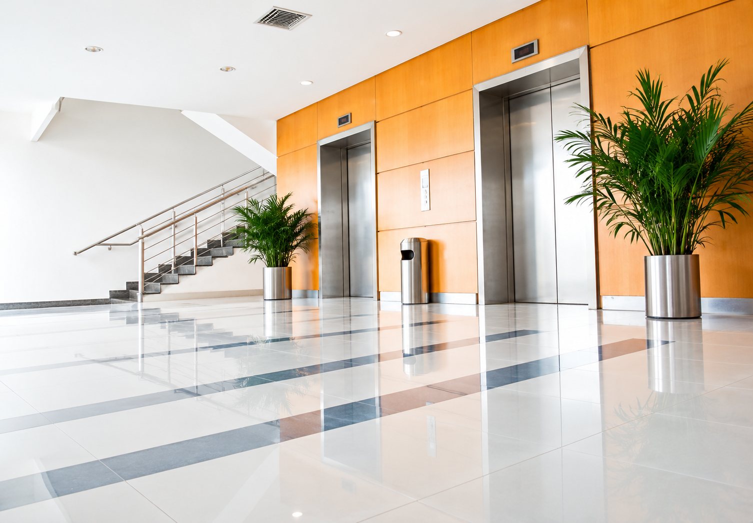 Hall d’entrée vu en contre-plongée (vue 30)